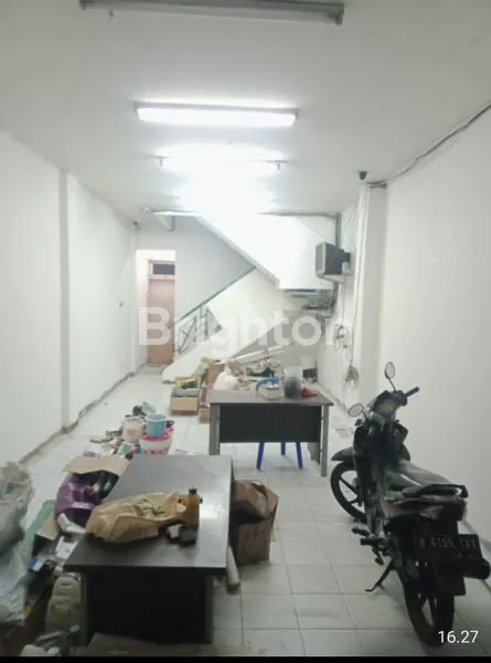 image RUKO SIAP OPERASIONAL BUAT USAHA APA SAJA KARENA DAERAHNYA STRATEGIS, DIPUSAT BISNIS DAAN MOGOT, DEKAT MALL DM,  DI DAAN MOGOT, KALIDERES, JAKARTA BARAT  (3)