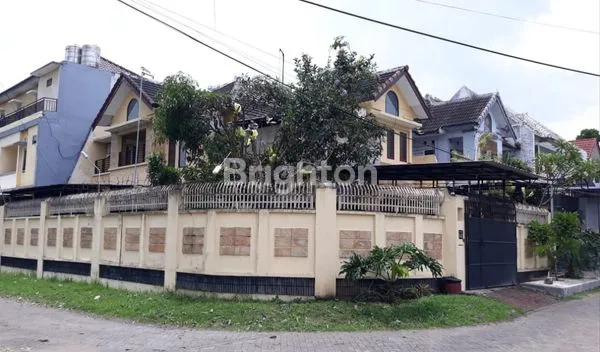 image RUMAH MEWAH DI GRIYA SHANTA KOTA MALANG (1)