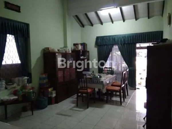 image RUMAH BESAR STRATEGIS PINGGIR JALAN DI SOMPOK SEMARANG (5)