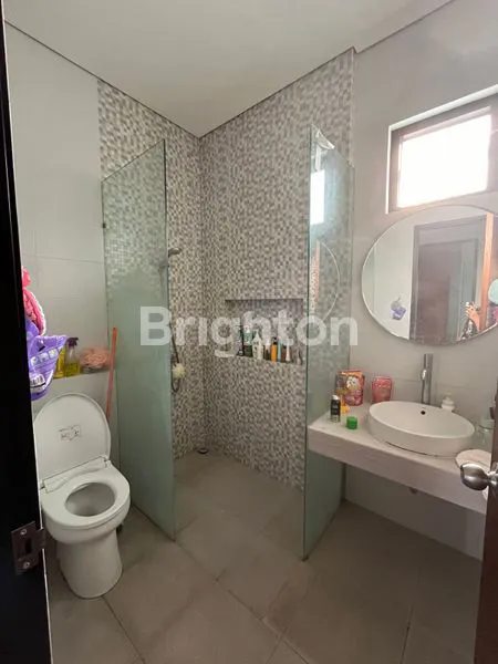 image RUMAH BARU MINIMALIS TERAWAT SIAP HUNI DI KOMPLEK PHARMINDO (3)