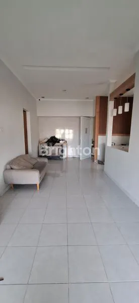 image RUKO TUKAD CITARUM DENPASAR SELATAN DENGAN FULL DINDING KACA , SELANGKAH MAJU KE SEKOLAH FARMASI MAHAGANESA (3)