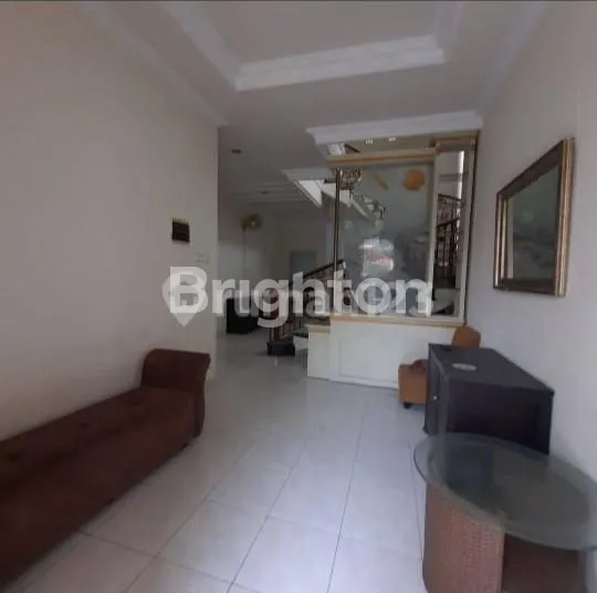 image RUMAH TENGGILIS UTARA DEKAT UBAYA SIAP HUNI (8)