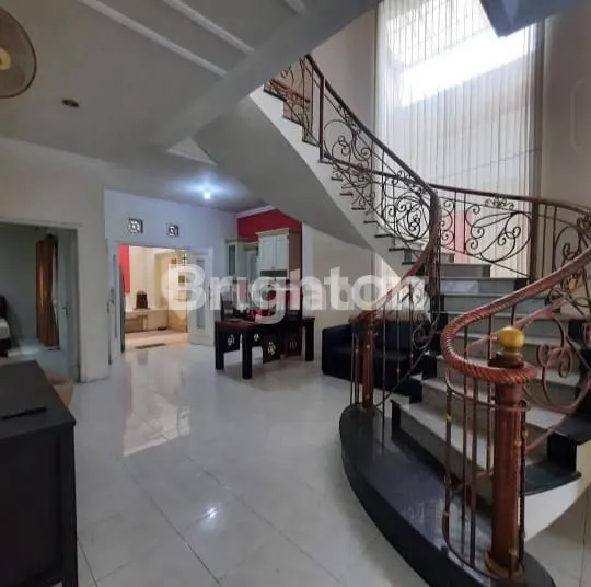 image RUMAH TENGGILIS UTARA DEKAT UBAYA SIAP HUNI (2)