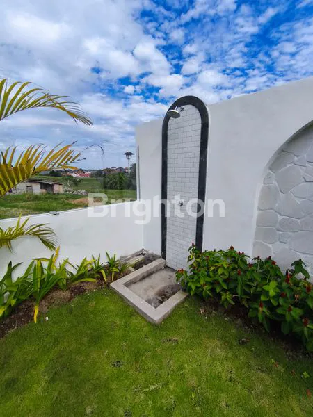 image VILLA 3 BR VIEW CANTIK READY DI LOKASI PREMIUM CANGGU (2)