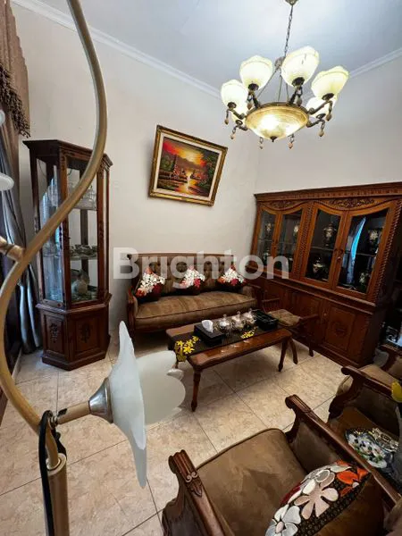 image RUMAH BAGUS TERAWAT SIAP HUNI TEBET JAKARTA SELATAN (5)