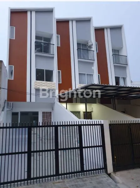 Gambar Property DIJUAL RUMAH BARU BANGUN DI GRENVILLE, JAKARTA BARAT, LOKASI SANGAT STRATEGIS