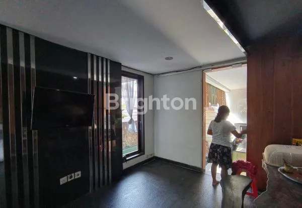 image RUMAH MEWAH MODERN LT 2 DI RENON, CARPORT 2 MOBIL AKSES JALAN 8MTR (6)