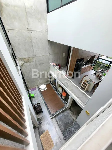 image RUMAH FUTURISTIK MANDIRI ALAM SUTERA (1)