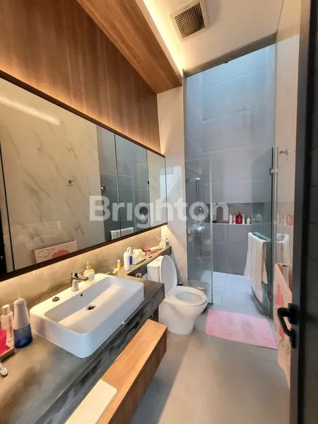 image RUMAH FUTURISTIK MANDIRI ALAM SUTERA (8)