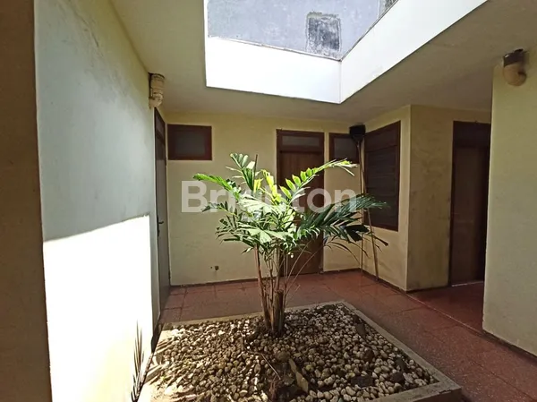 image RUMAH DI JALAN RAYA JEMUR ANDAYANI SURABAYA (6)