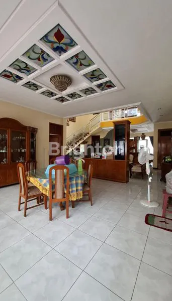 image RUMAH 2 LANTAI SIAP HUNI MANYAR KERTOADI LOKASI STRATEGIS DEKAT GM, ITS  (3)