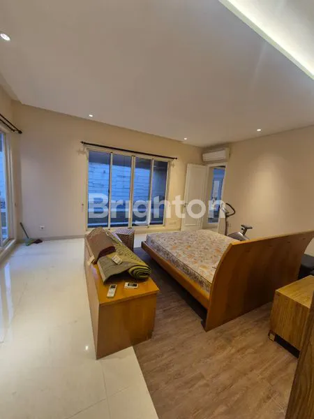 image RUMAH MEWAH DI ALAM SUTERA (5)