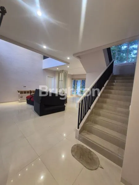 image RUMAH MEWAH DI ALAM SUTERA (6)