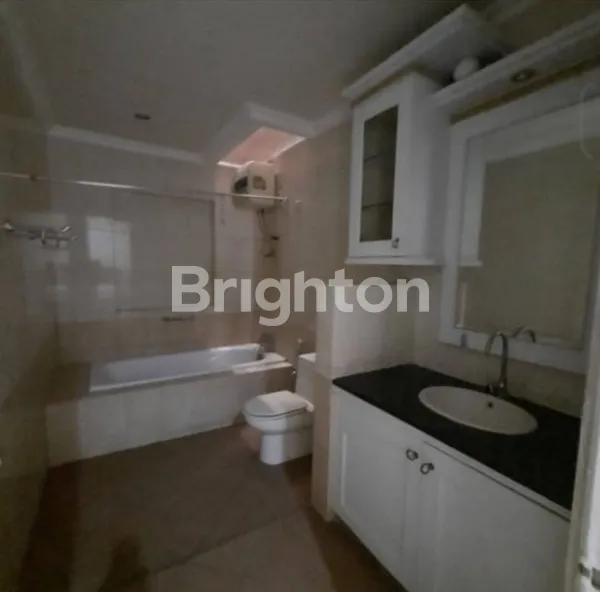 image RUMAH TENGGILIS UTARA 2 LANTAI SIAP HUNI FURNISH DEKAT RUNGKUT INDUSTRI, JEMURSARI, KUTISARI (4)