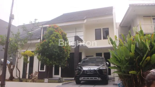 image RUMAH MEWAH DALAM CLUSTER DI LOKASI STRATEGIS (2)