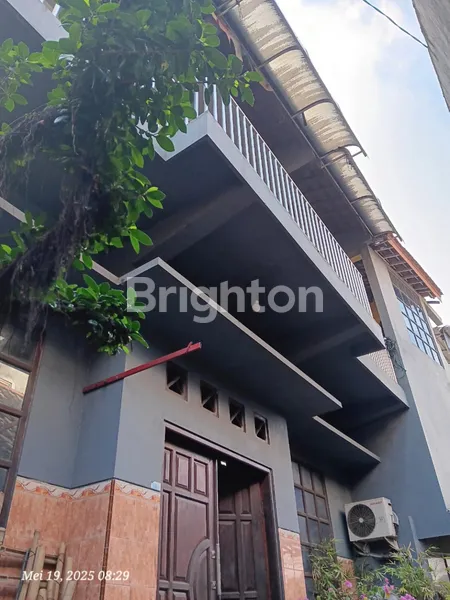image RUMAH 3 LANTAI NOL JALAN UTAMA BAMBE DRIYOREJO KAWASAN PADAT RAMAI (2)
