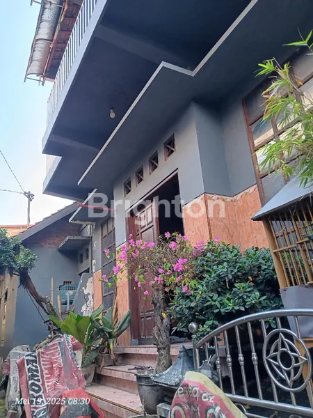 image RUMAH 3 LANTAI NOL JALAN UTAMA BAMBE DRIYOREJO KAWASAN PADAT RAMAI (5)