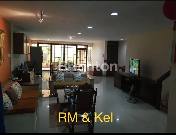 image RUMAH 2 LANTAI DI KOMPLEX CARINA SAYANG, PENJARINGAN, JAKARTA UTARA (1)