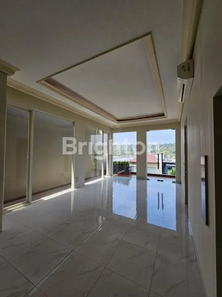 image RUMAH MEWAH PLUS LIFT DI CANDI GOLF SEMARANG (3)