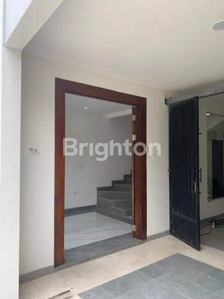 image DIJUAL RUMAH CANTIK SIAP HUNI CIDODOL RAYA JAKARTA SELATAN (2)