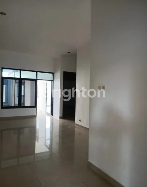 image RUMAH MODERN MINIMALIS SELANGKAH KE TOL BANDARA JUANDA, SELANGKAH KE TOL TAMBAK SUMUR DEKAT DEKAT DENGAN MERR (3)