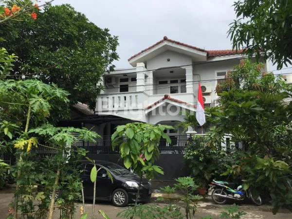 image RUMAH 2LT  PLUS ROOFTOP CANTIK TERAWAT  (2)