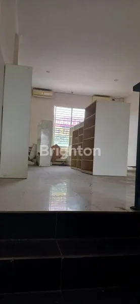 image RUKO 2LANTAI TERAWAT SIAP PAKAI PINGGIR JALAN (4)