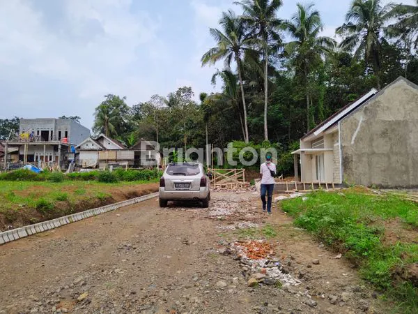 image TANAH DATAR SIAP PAKAI SHM  COCOK UNTUK PERUMAHAN ATAU USAHA LAIN DI PAKIS MALANG DEKAT TOL DAN BANDARA (4)