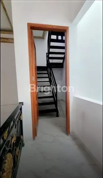 image RUMAH MEWAH MODERN MANYAR REJO BUTUH CEPAT LAKU (5)