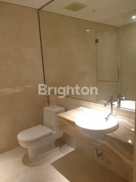 image THE PEAK APARTMENT GRESS, DENGAN PRIVATE LIFT DI ATAS TUNJUNGAN PLAZA (3)