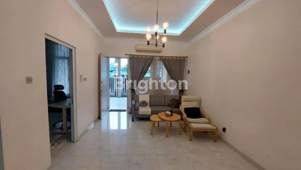 image RUMAH CANTIK SEMI FURNISHED 2 LANTAI DI PERMATA CIMANGGIS  (3)
