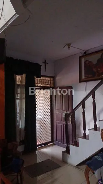 image RUMAH CANTIK TINGKAT LOKASI PERUMNAS 2 TANGERANG  (5)