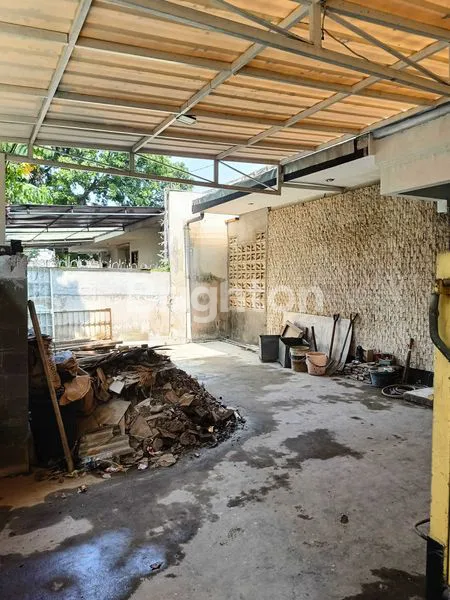 image RUMAH LUAS 300M² DI SAYAP RAJAWALI, STRATEGIS (5)