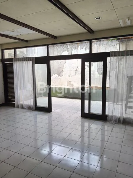 image RUMAH LUAS 300M² DI SAYAP RAJAWALI, STRATEGIS (2)