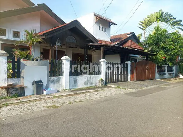 image HOMEY! RUMAH LUAS & LEGA DI BARUK UTARA (1)