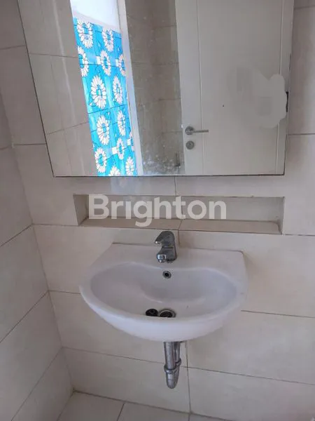 image RUMAH MODERN MINIMALIS DAN TERAWAT SIAP HUNI (8)