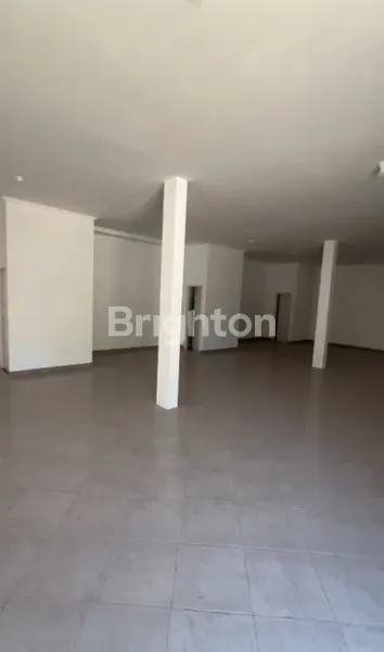 image RUKO 3 BLOK YANG TERLETAK DI LOKASI STRATEGIS, JL. GUNUNG SALAK (4)