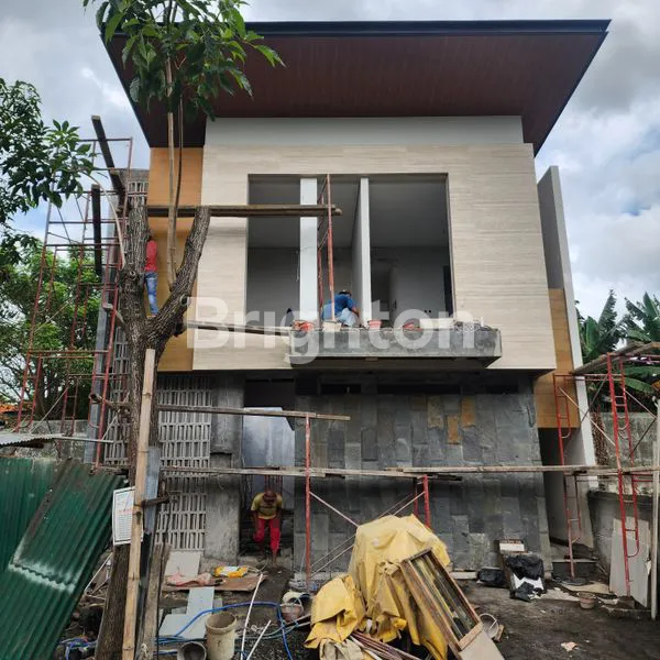 image LEBAR 9, ALAM HIJAU, TROPICAL BALINESE MODERN HOUSE, CITRALAND, SURABAYA BARAT (1)