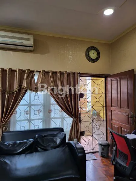 image RUMAH 3 LANTAI STRATEGIS DIJELAMBAR GROGOL PETAMBURAN JAKARTA BARAT  (6)