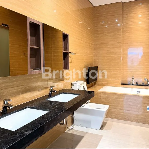 image RUMAH SULTAN SHM BINTANG 5 DIAN ISTANA WIYUNG SURABAYA BARAT (7)