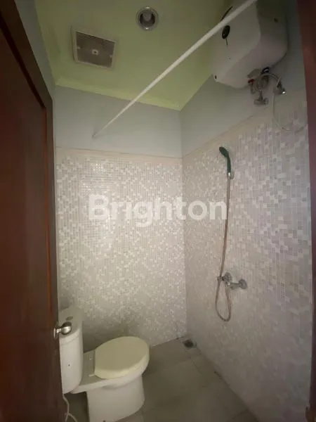 image RUMAH TINGGAL 2 LANTAI KOSONGAN DIKOMPLEK PERUMAHAN DIAREA DENPASAR BARAT  (2)