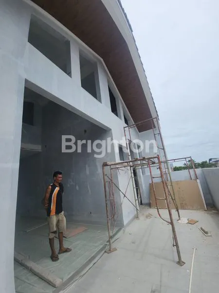 image DIJUAL RUMAH BARU 3 LANTAI DI PURI INDAH FULLY FURNISHED JAKARTA BARAT (7)