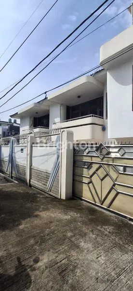 RUMAH HOOK 2 LANTAI DI TAMAN RATU - LOKASI PREMIUM & STATEGIS