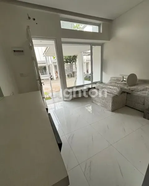 image RUMAH 2 LANTAI BSD SEMI FURNISHED SIAP HUNI AMAN NYAMAN LOKASI PREMIUM (1)