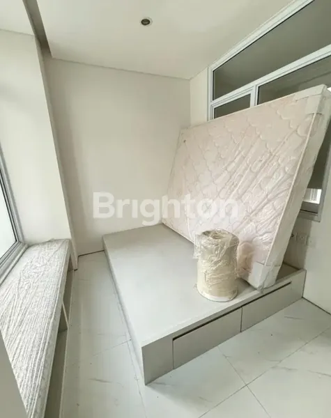 image RUMAH 2 LANTAI BSD SEMI FURNISHED SIAP HUNI AMAN NYAMAN LOKASI PREMIUM (3)