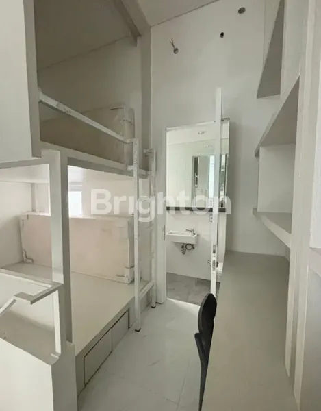 image RUMAH 2 LANTAI BSD SEMI FURNISHED SIAP HUNI AMAN NYAMAN LOKASI PREMIUM (5)