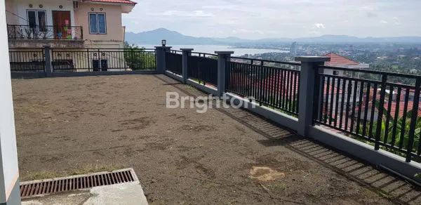 image MURAH !!! HUNIAN ASRI 2 LANTAI DI PERUMAHAN HAYUNG MALALAYANG BARAT, VIEW KOTA MANADO DAN GUNUNG KLABAT (17)