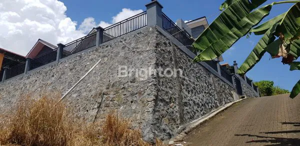 image MURAH !!! HUNIAN ASRI 2 LANTAI DI PERUMAHAN HAYUNG MALALAYANG BARAT, VIEW KOTA MANADO DAN GUNUNG KLABAT (23)