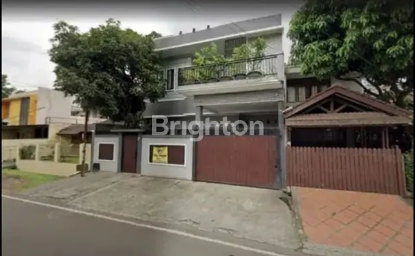 image RUMAH 3 LANTAI LAHAN LUAS 600 M2 DI BSD, SEMI FURNISH SIAP HUNI LOKASI STRATEGIS (1)