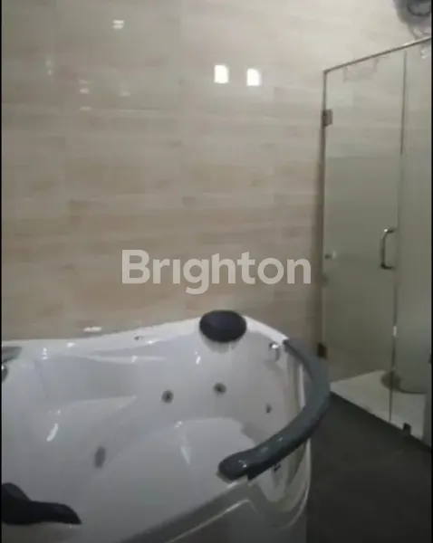image RUMAH 3 LANTAI LAHAN LUAS 600 M2 DI BSD, SEMI FURNISH SIAP HUNI LOKASI STRATEGIS (5)
